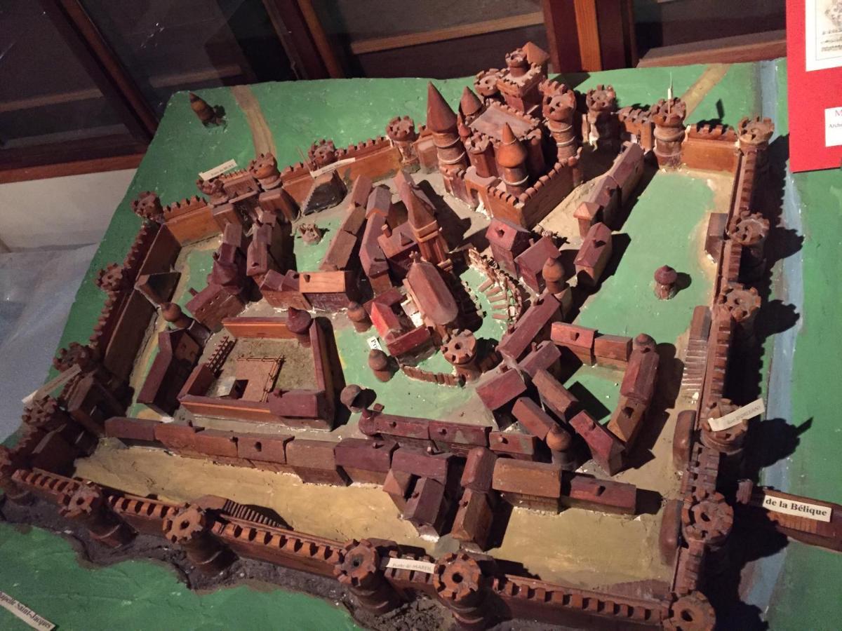 Les Gites Du Clos Saint-Martin Maule Экстерьер фото